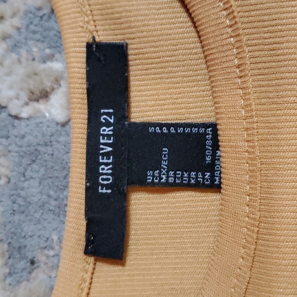 Yellow top - Picture 2 of 3